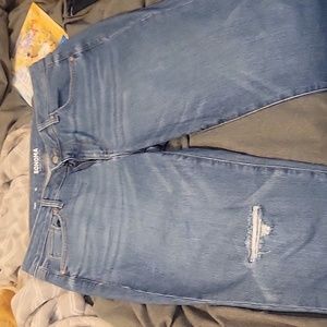 Womens distressed ankle capri